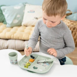 Done By Deer Foodie Dinner Set W/suction - Tiny Farm - Green 14 Done By Deer Foodie Dinner Set W/suction - Tiny Farm - Green -Done By Deer 1556203 01