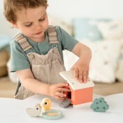 Done By Deer Tiny Farm Play Set - Clucky - Colour Mix 11 Done By Deer Tiny Farm Play Set - Clucky - Colour Mix -Done By Deer 4654037 2 LS