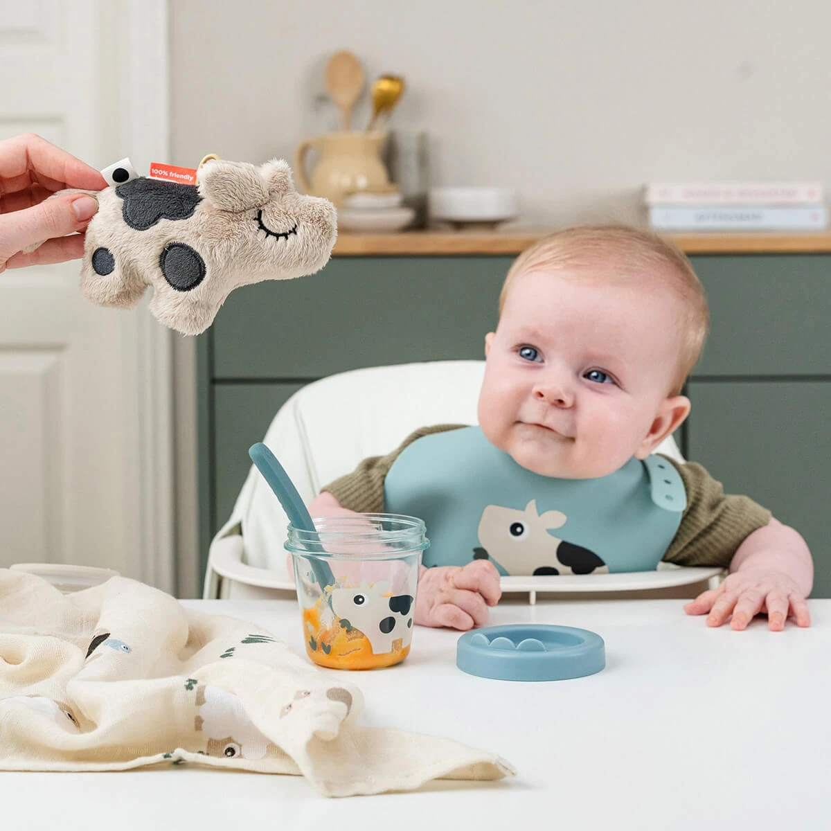 Done By Deer Baby Food Container 2-pack - Tiny Farm - Blue 5 Done By Deer Baby Food Container 2-pack - Tiny Farm - Blue - Image 3