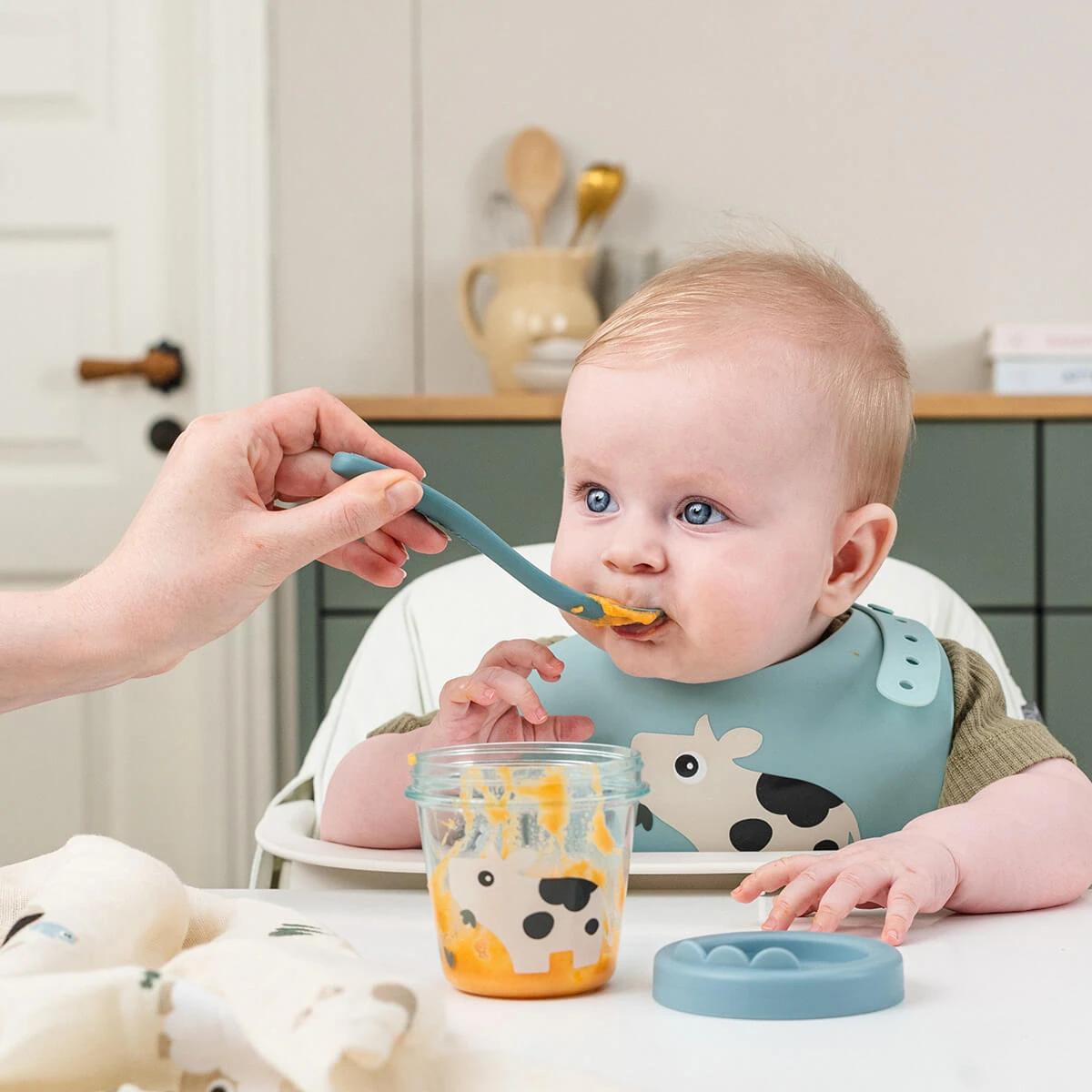 Done By Deer Baby Food Container 2-pack - Tiny Farm - Blue 6 Done By Deer Baby Food Container 2-pack - Tiny Farm - Blue - Image 4