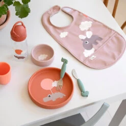 Done By Deer Bib W/velcro - Happy Clouds - Powder -Done By Deer Bib w and velcro Happy clouds Powder 4 LS