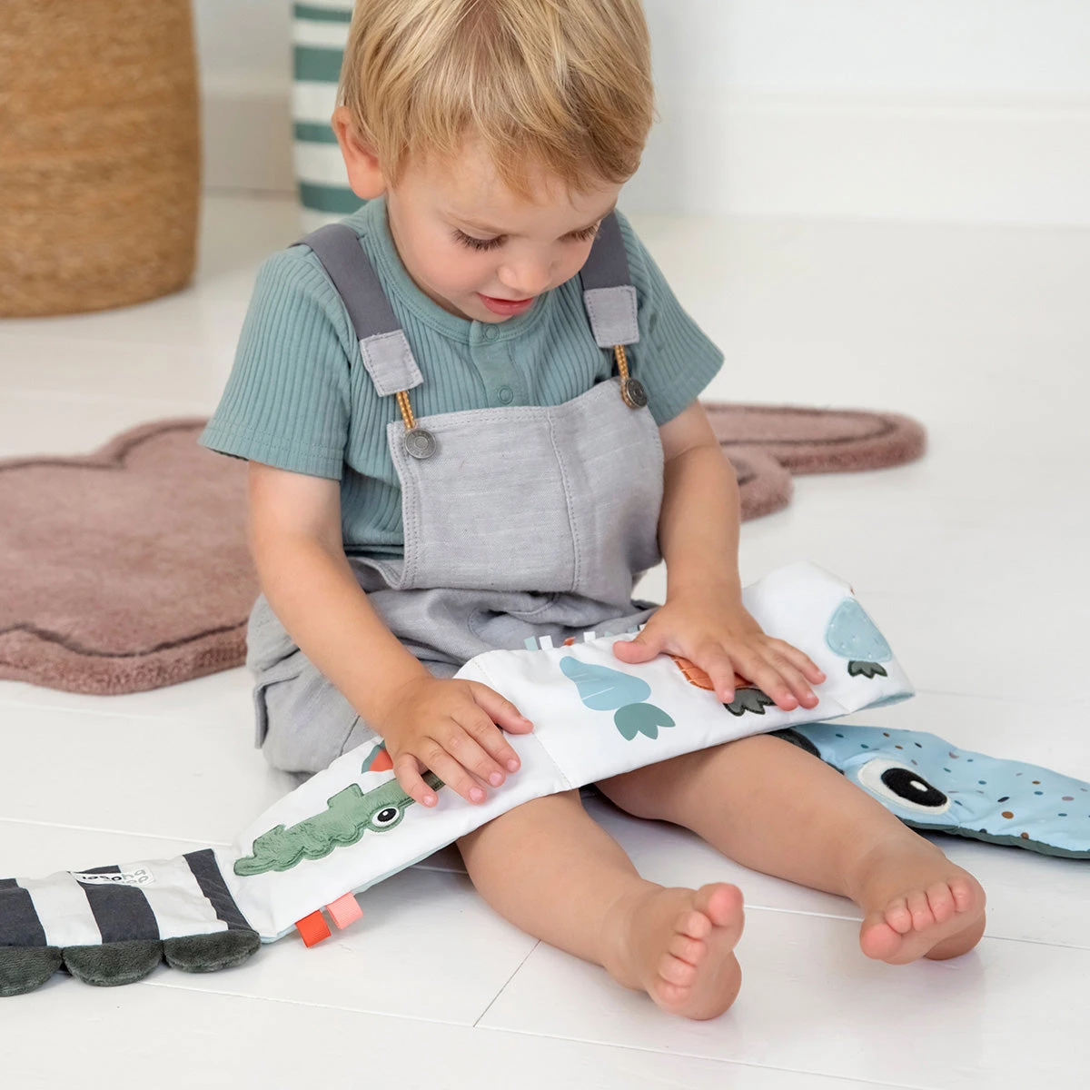 Done By Deer Fold-out Soft Book - Croco - Green 4 Done By Deer Fold-out Soft Book - Croco - Green - Image 2