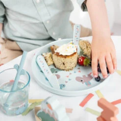 Done By Deer Foodie Dinner Set - Celebration - Blue 14 Done By Deer Foodie Dinner Set - Celebration - Blue -Done By Deer Foodie dinner set Celebration Blue 2 LS