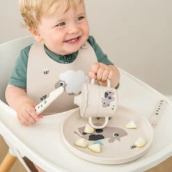 Done By Deer Foodie Spout Cup - Tiny Farm - Sand 9 Done By Deer Foodie Spout Cup - Tiny Farm - Sand -Done By Deer Foodie spout cup Tiny farm Sand 5