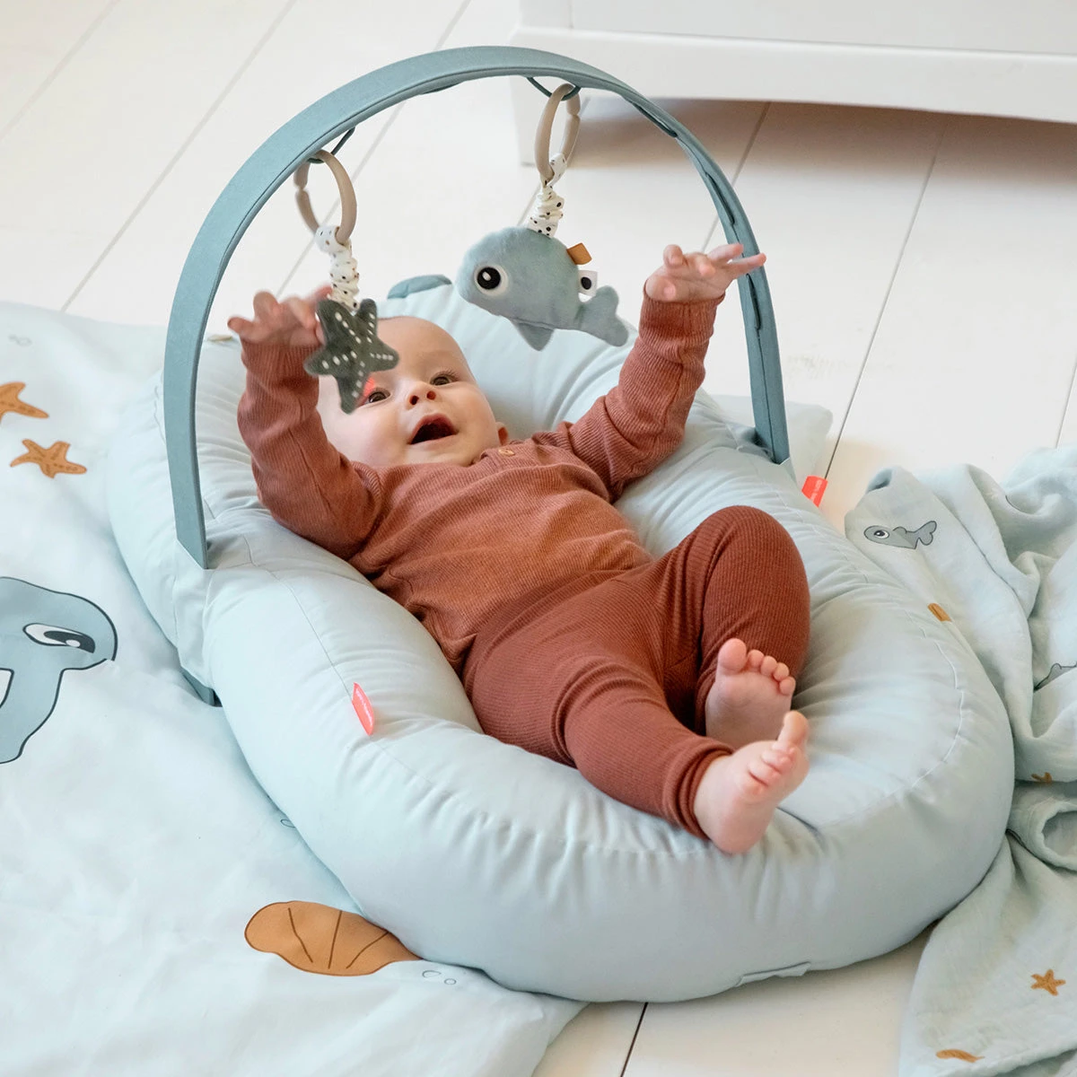 Done By Deer Cozy Lounger With Activity Arch - Raffi - Blue 7 Done By Deer Cozy Lounger With Activity Arch - Raffi - Blue - Image 5