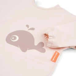 Done By Deer Sleeved Pocket Bib - Wally - Powder 10 Done By Deer Sleeved Pocket Bib - Wally - Powder -Done By Deer Sleeved pocket bib Wally Powder Detail 2 PS 1