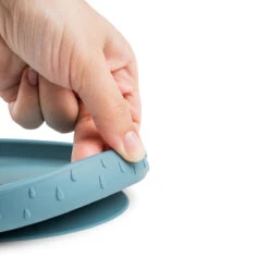 Done By Deer Stick & Stay Dinner Set - Deer Friends - Blue 13 Done By Deer Stick & Stay Dinner Set - Deer Friends - Blue -Done By Deer Stick and Stay dinner set Deer friends Blue Detail 5 PS