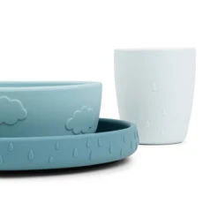 Done By Deer Stick & Stay Dinner Set - Deer Friends - Blue 16 Done By Deer Stick & Stay Dinner Set - Deer Friends - Blue -Done By Deer Stick and Stay dinner set Deer friends Blue Front 3 PS