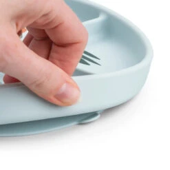 Done By Deer Stick&Stay Compartment Plate - Playground - Blue 7 Done By Deer Stick&Stay Compartment Plate - Playground - Blue -Done By Deer StickandStay compartment plate Playground Blue Detail 2 PS