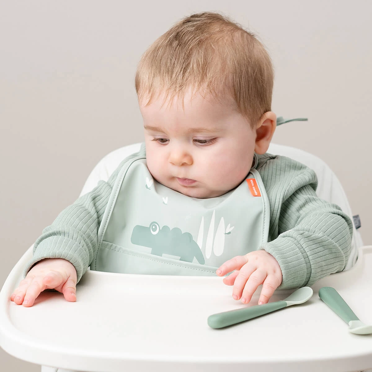 Done By Deer Tiny Pocket Bib 2-pack - Croco - Green 5 Done By Deer Tiny Pocket Bib 2-pack - Croco - Green - Image 3